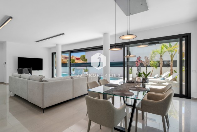 Resale - Villa -
Guardamar del Segura - Costa Blanca