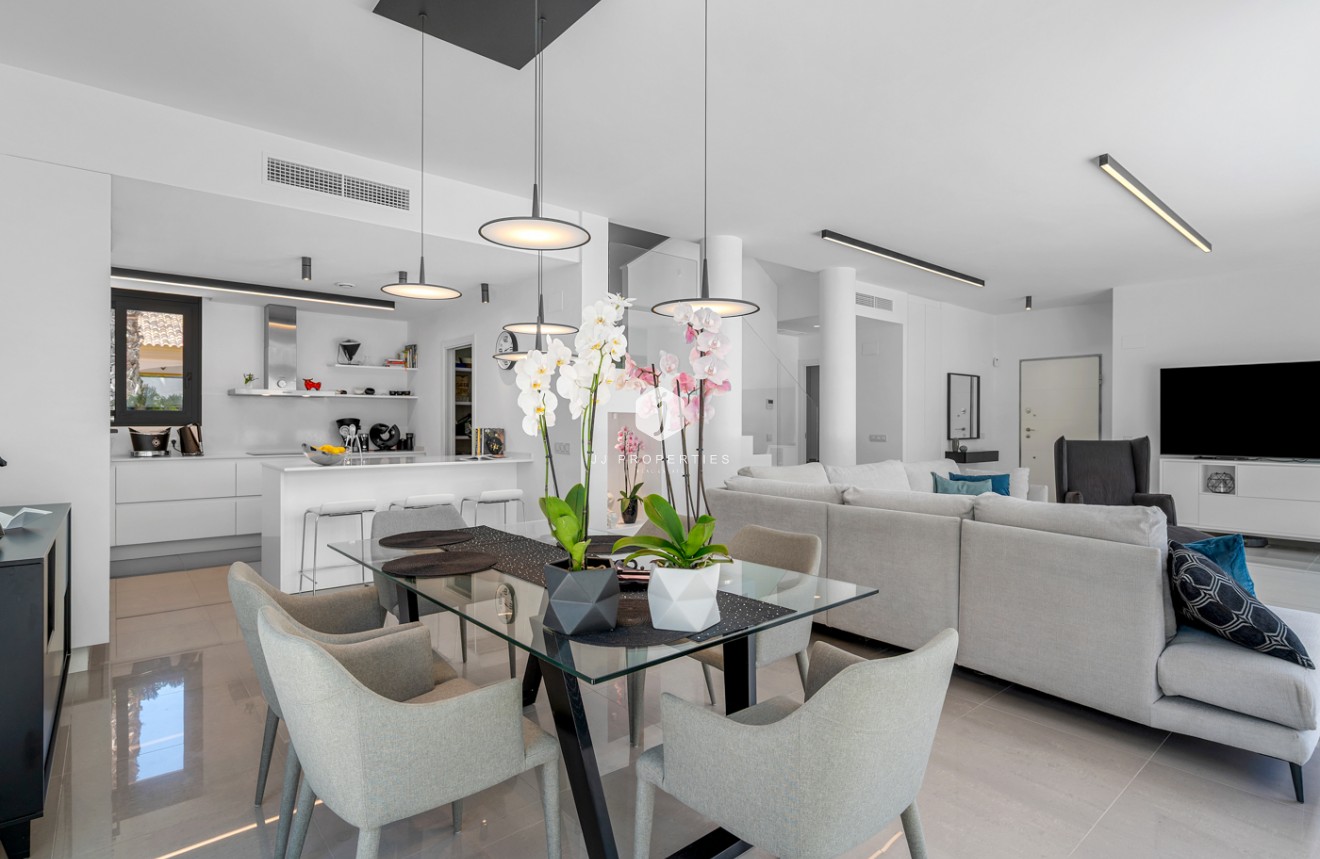 Resale - Villa -
Guardamar del Segura - Costa Blanca