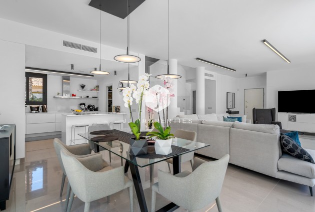 Resale - Villa -
Guardamar del Segura - Costa Blanca