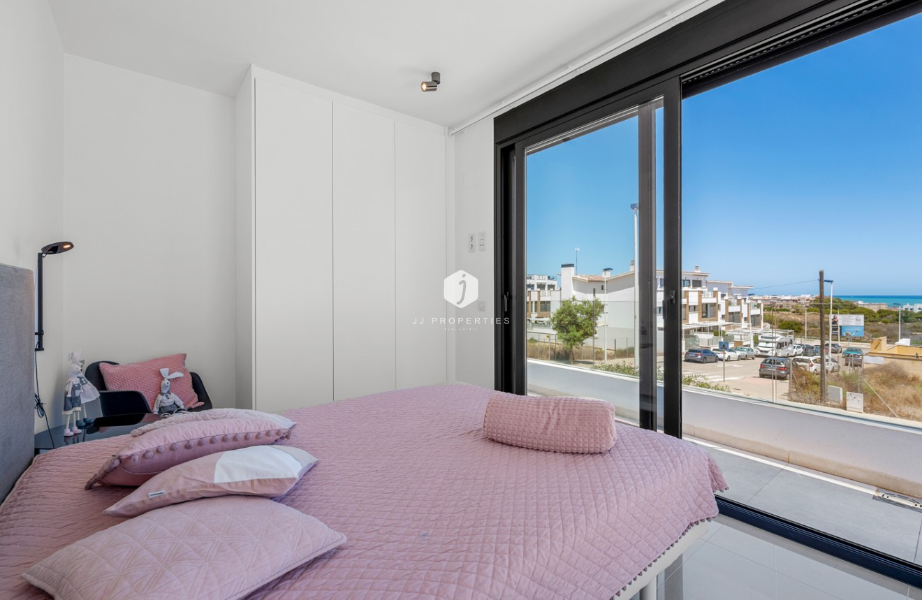 Resale - Villa -
Guardamar del Segura - Costa Blanca