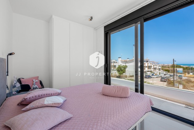 Resale - Villa -
Guardamar del Segura - Costa Blanca