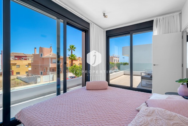 Resale - Villa -
Guardamar del Segura - Costa Blanca