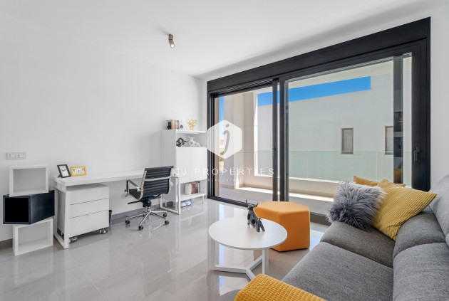 Resale - Villa -
Guardamar del Segura - Costa Blanca