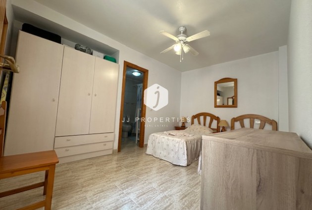 Resale - Apartment / flat -
Torrevieja - Costa Blanca