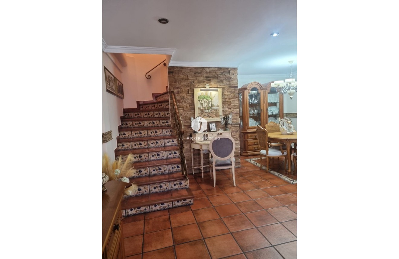 Resale - Chalet -
Orihuela Costa - Costa Blanca