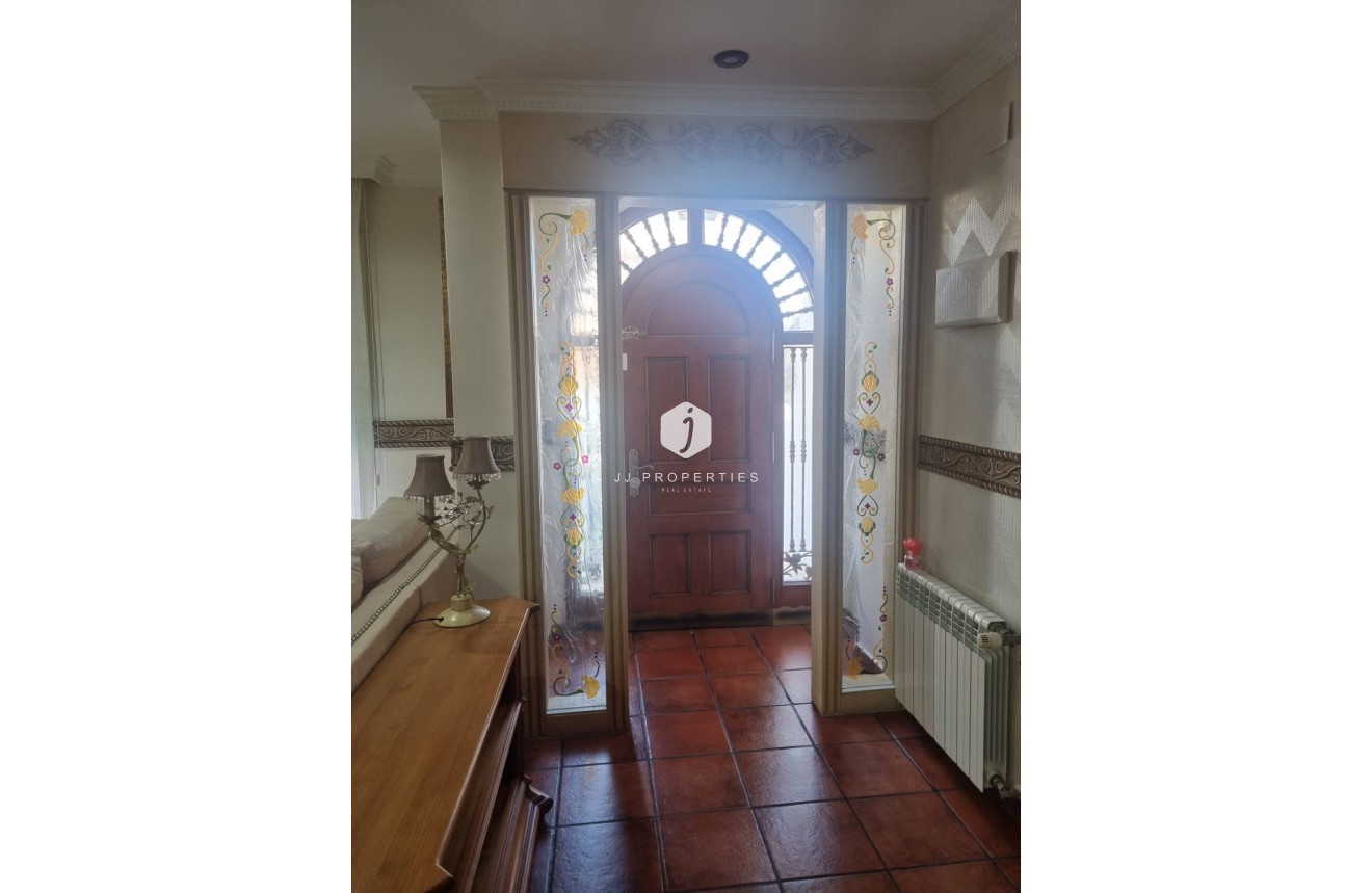 Resale - Chalet -
Orihuela Costa - Costa Blanca