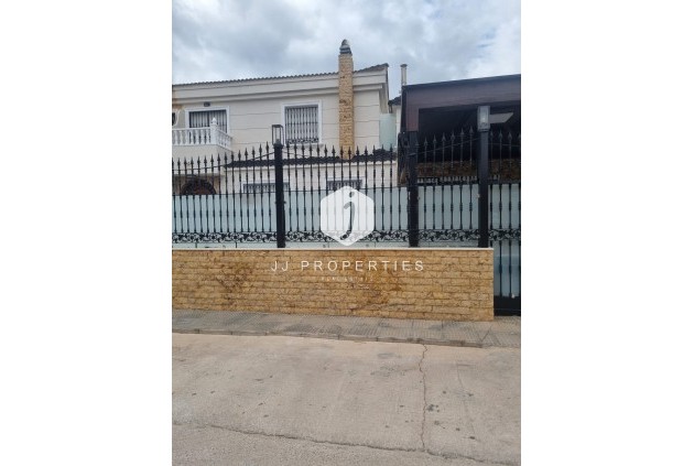 Resale - Chalet -
Orihuela Costa - Costa Blanca