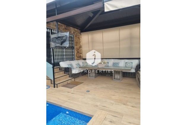 Resale - Chalet -
Orihuela Costa - Costa Blanca