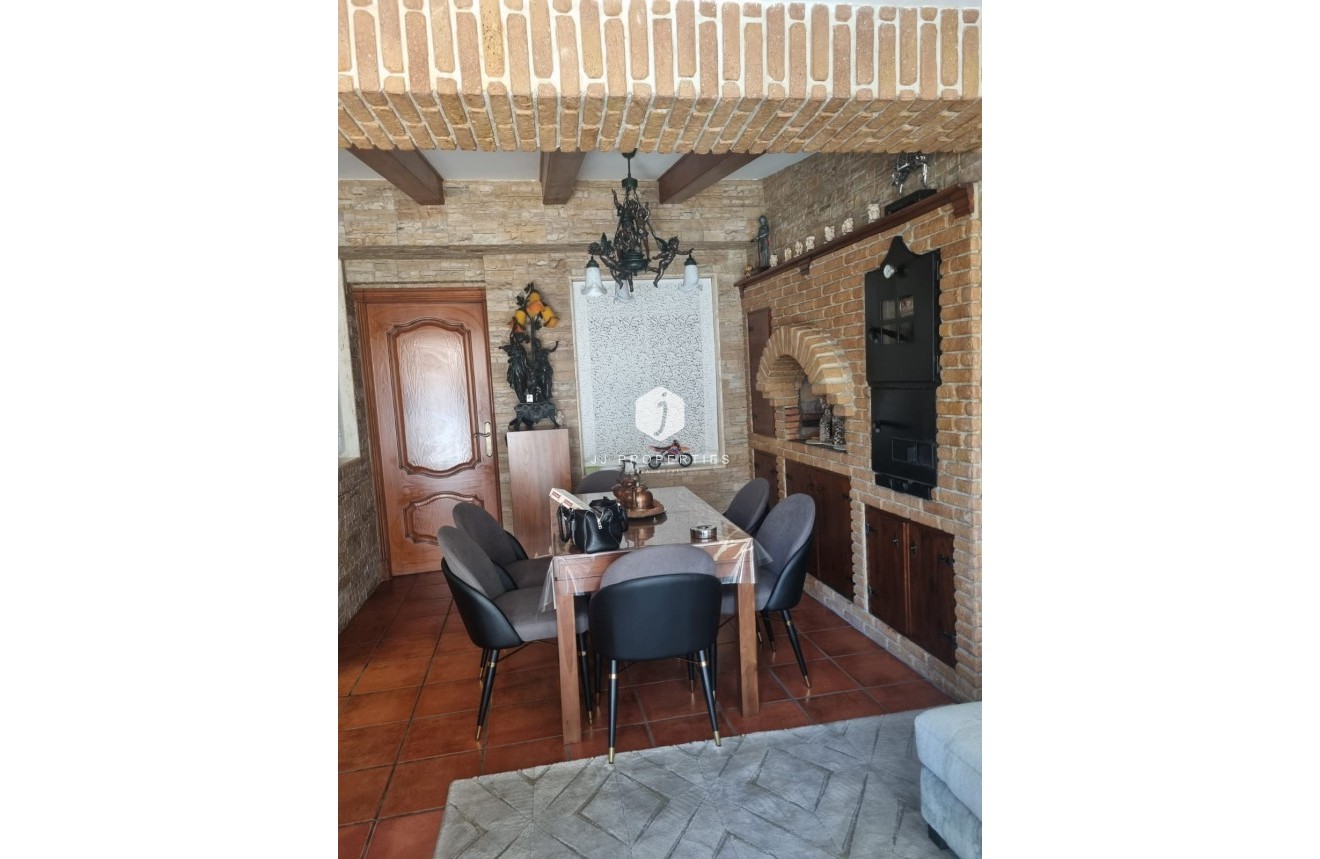 Resale - Chalet -
Orihuela Costa - Costa Blanca