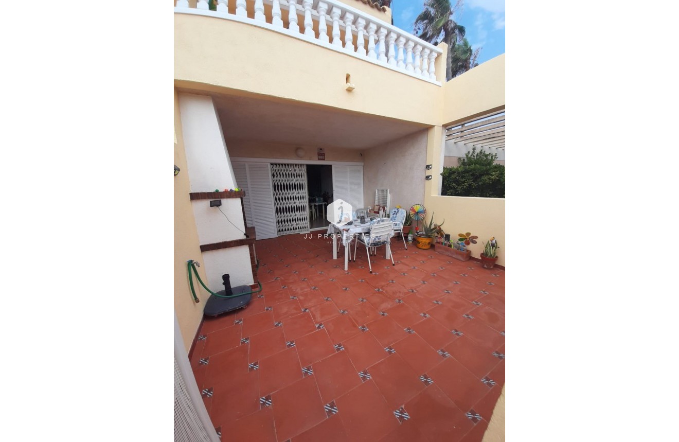 Resale - Chalet -
Torrevieja - Costa Blanca