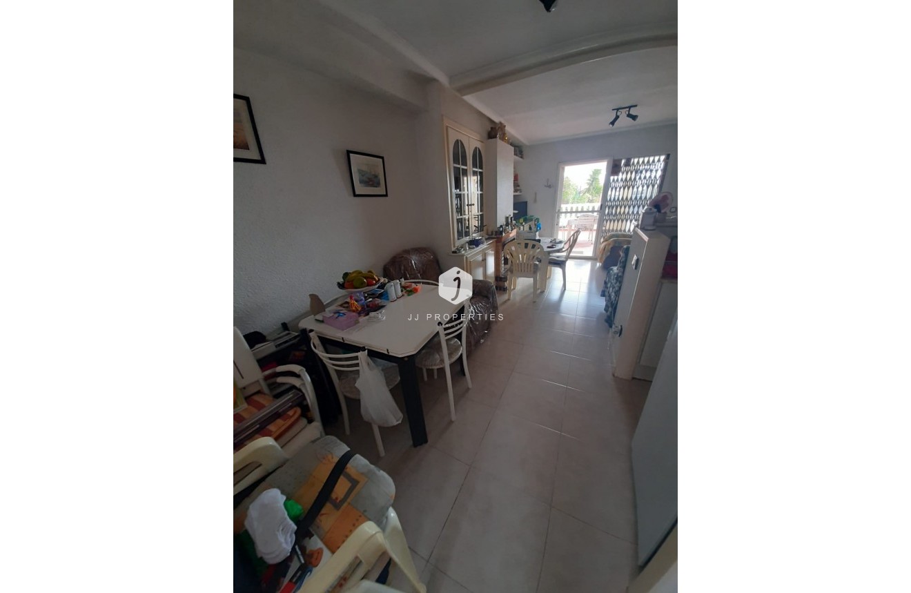 Resale - Chalet -
Torrevieja - Costa Blanca