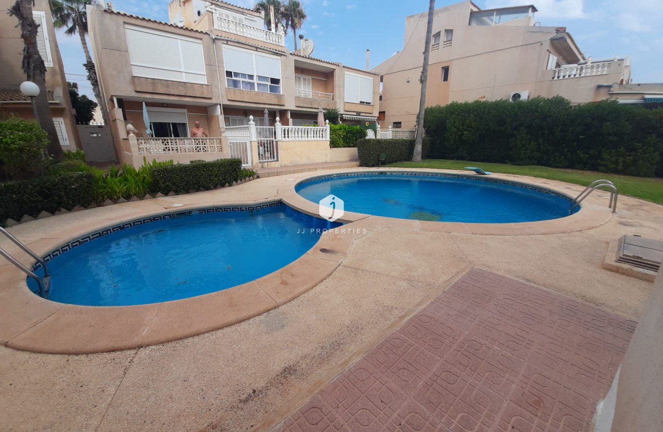 Resale - Chalet -
Torrevieja - Costa Blanca