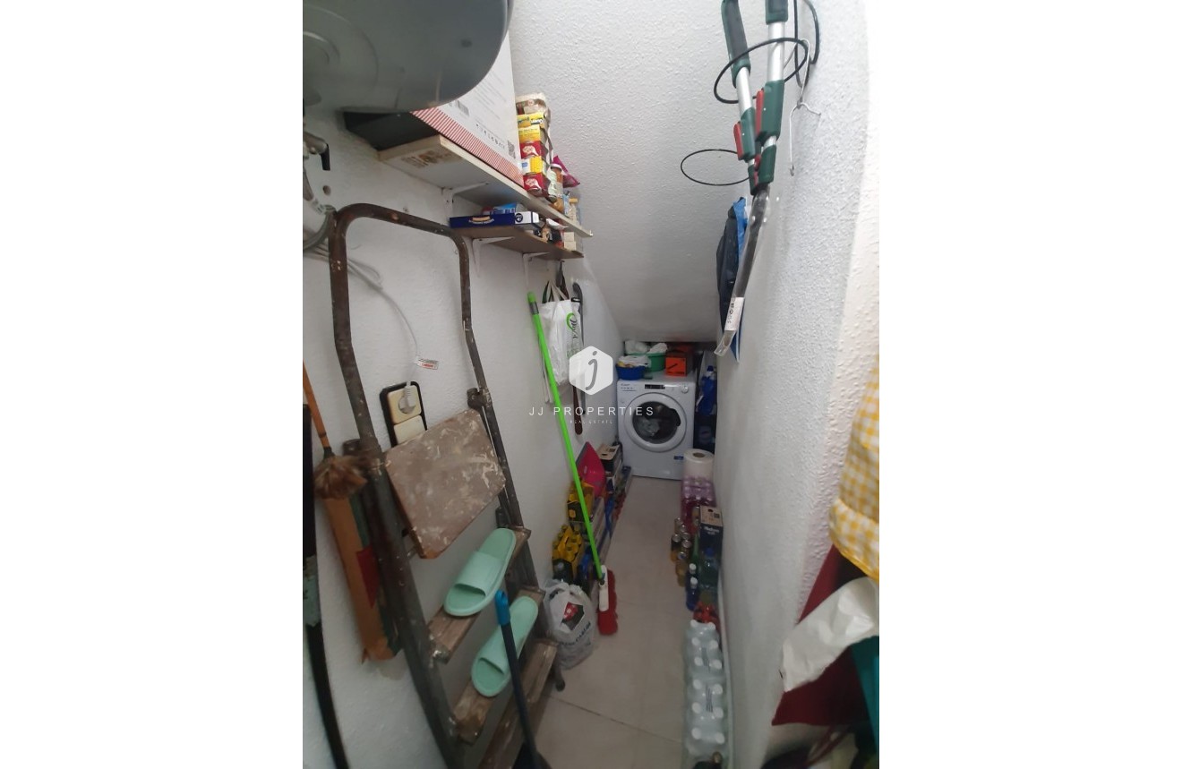 Resale - Chalet -
Torrevieja - Costa Blanca