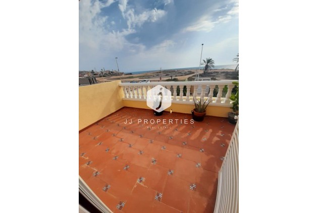 Resale - Chalet -
Torrevieja - Costa Blanca