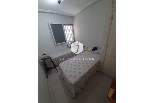 Resale - Chalet -
Torrevieja - Costa Blanca