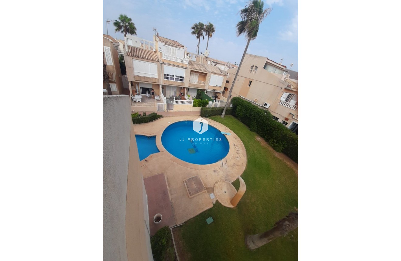 Resale - Chalet -
Torrevieja - Costa Blanca