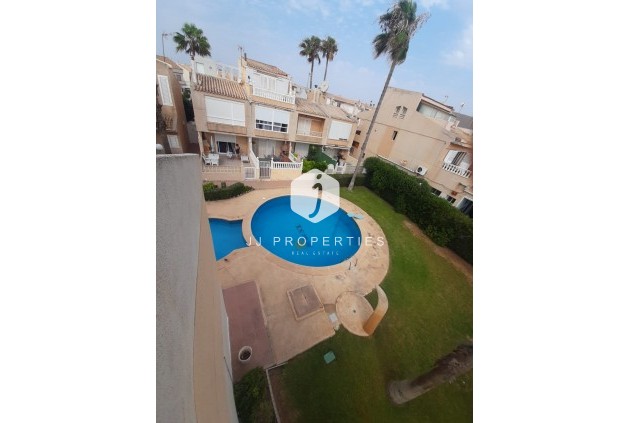 Resale - Chalet -
Torrevieja - Costa Blanca