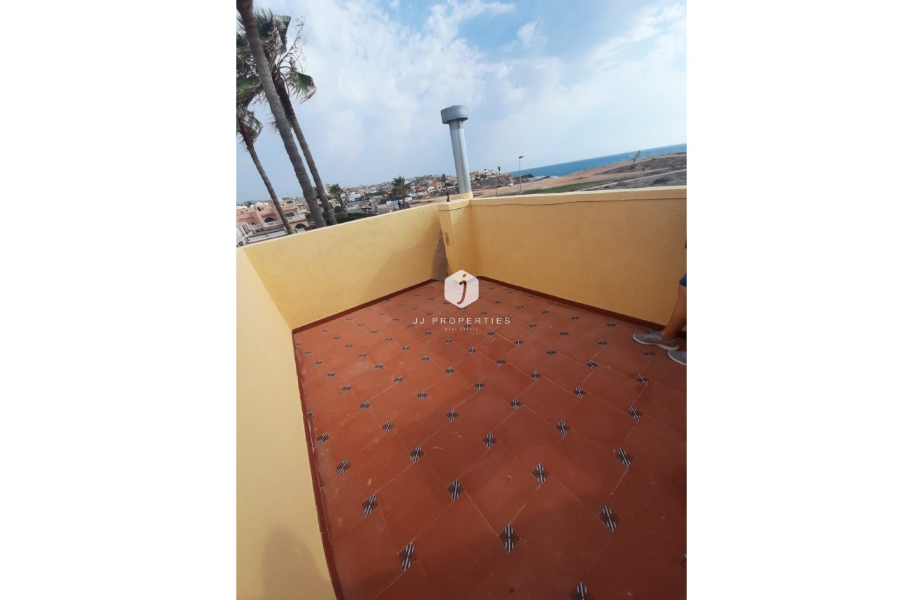 Resale - Chalet -
Torrevieja - Costa Blanca