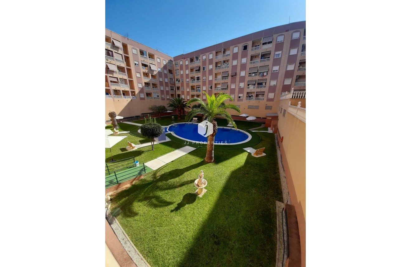 Resale - Apartment / flat -
Torrevieja - Costa Blanca