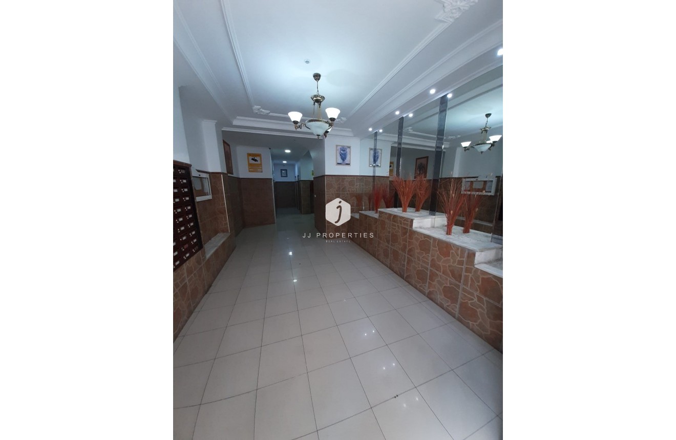 Resale - Apartment / flat -
Torrevieja - Costa Blanca