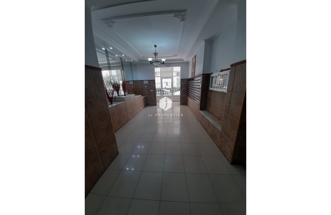 Resale - Apartment / flat -
Torrevieja - Costa Blanca