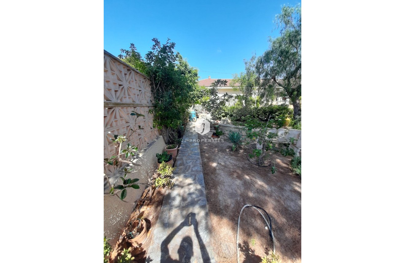 Resale - Villa -
Orihuela Costa - Costa Blanca