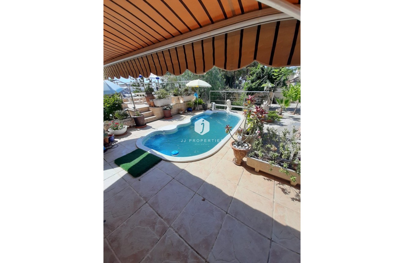 Resale - Villa -
Orihuela Costa - Costa Blanca