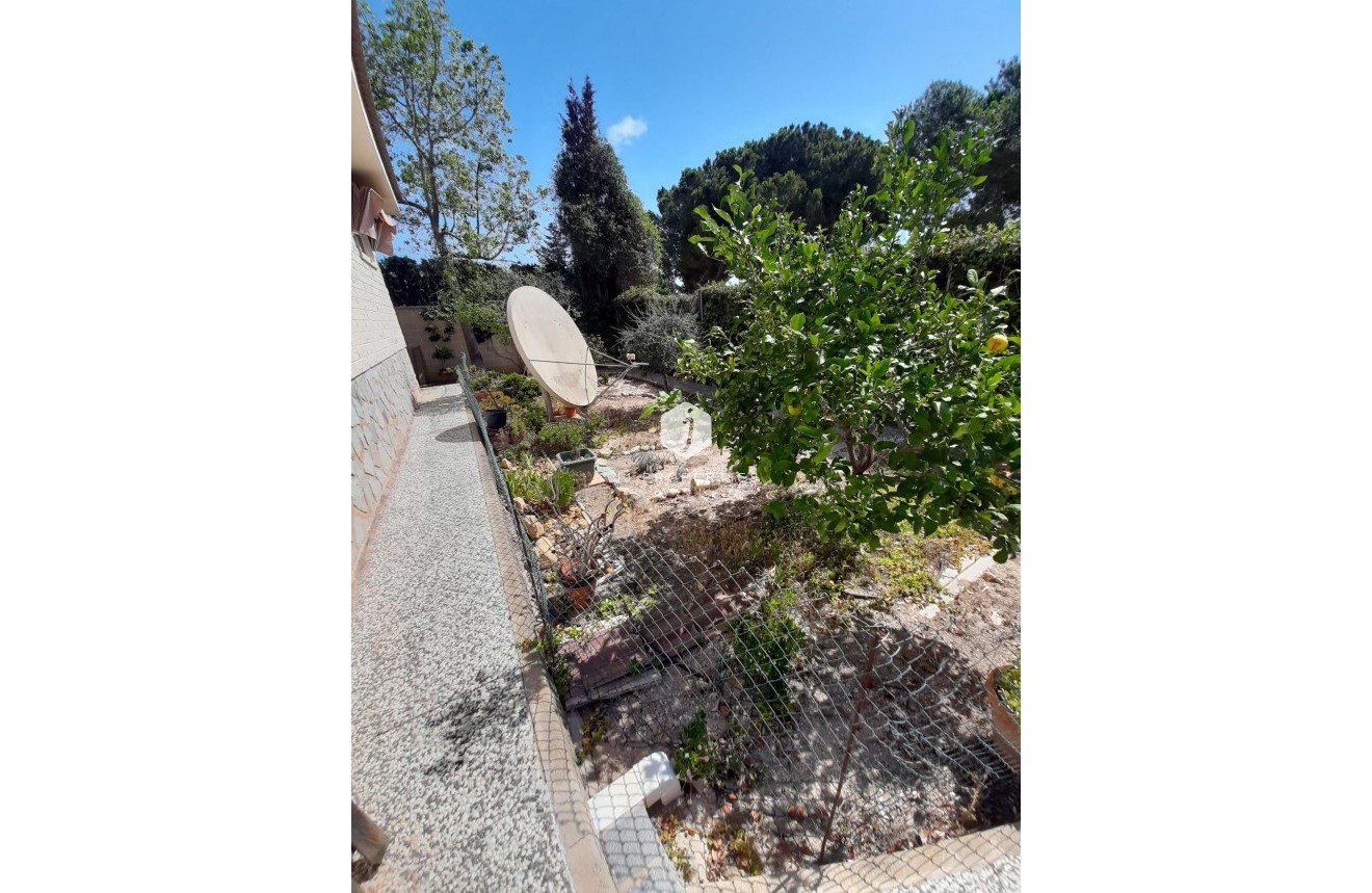 Resale - Villa -
Orihuela Costa - Costa Blanca