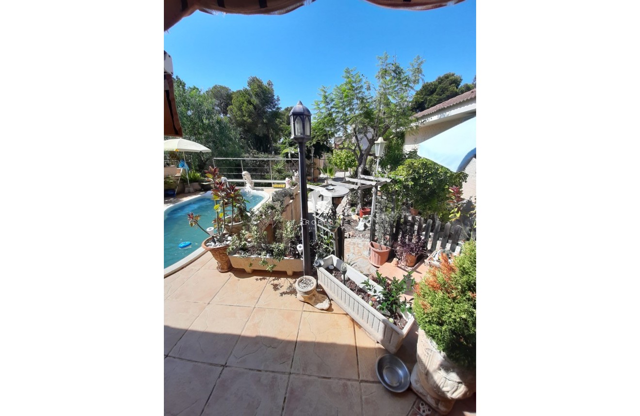 Resale - Villa -
Orihuela Costa - Costa Blanca