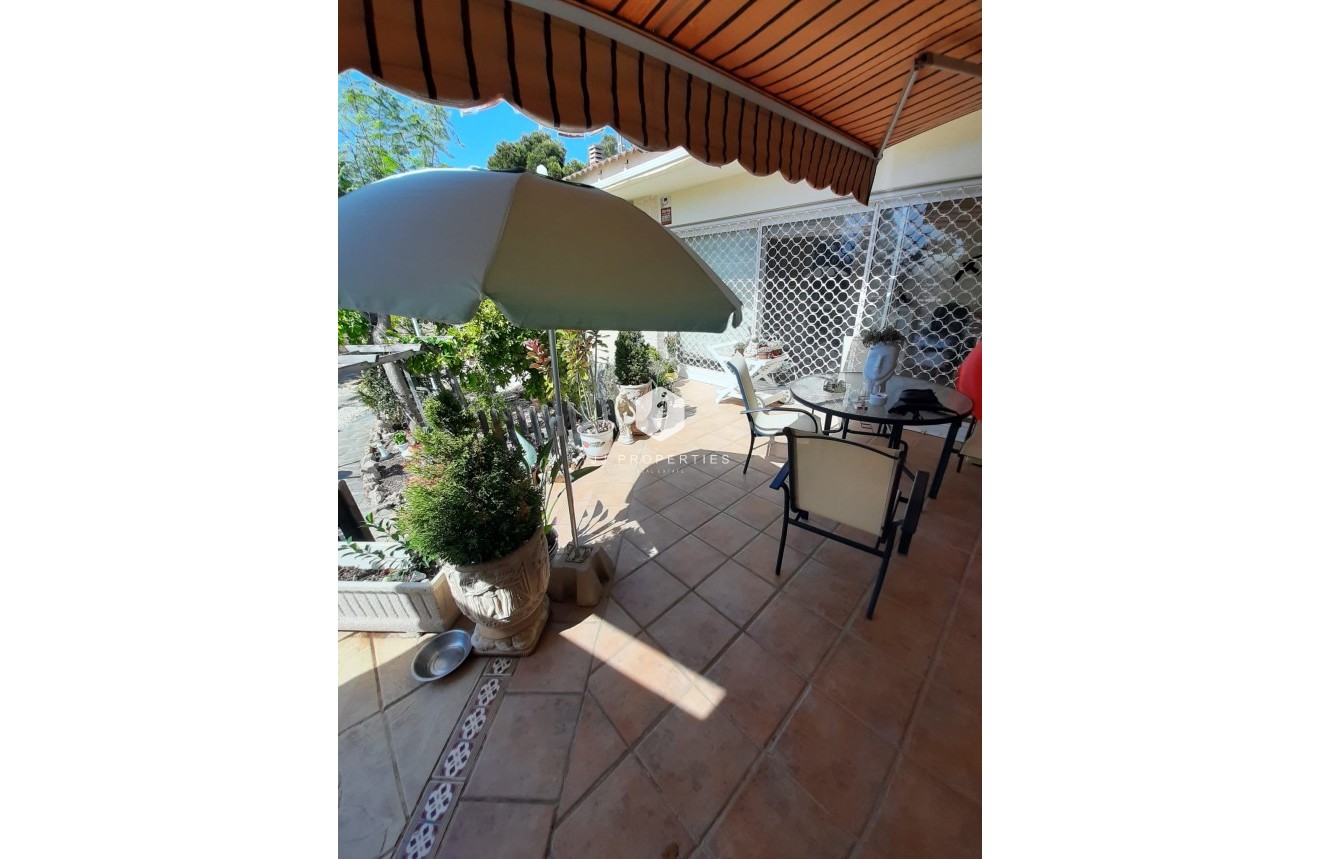 Resale - Villa -
Orihuela Costa - Costa Blanca