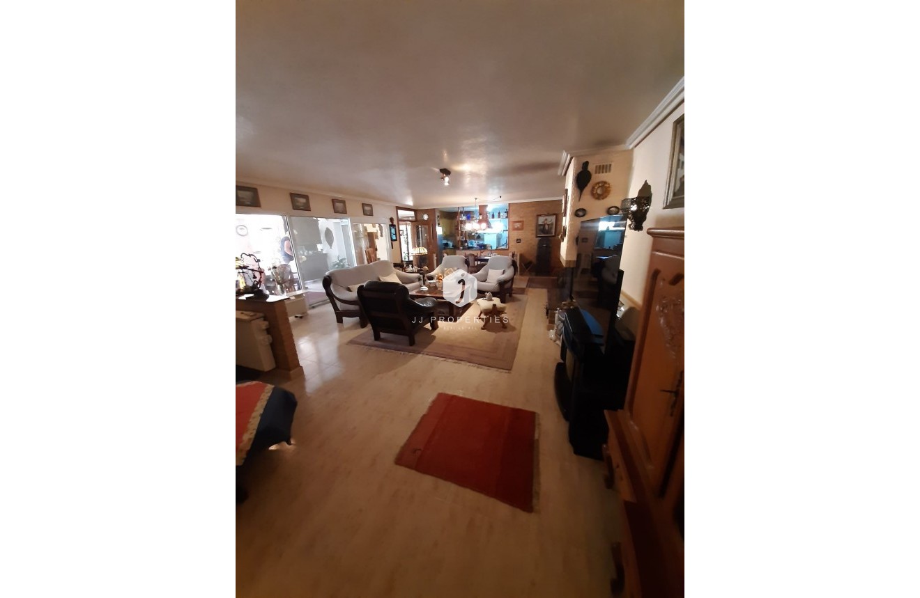 Resale - Villa -
Orihuela Costa - Costa Blanca