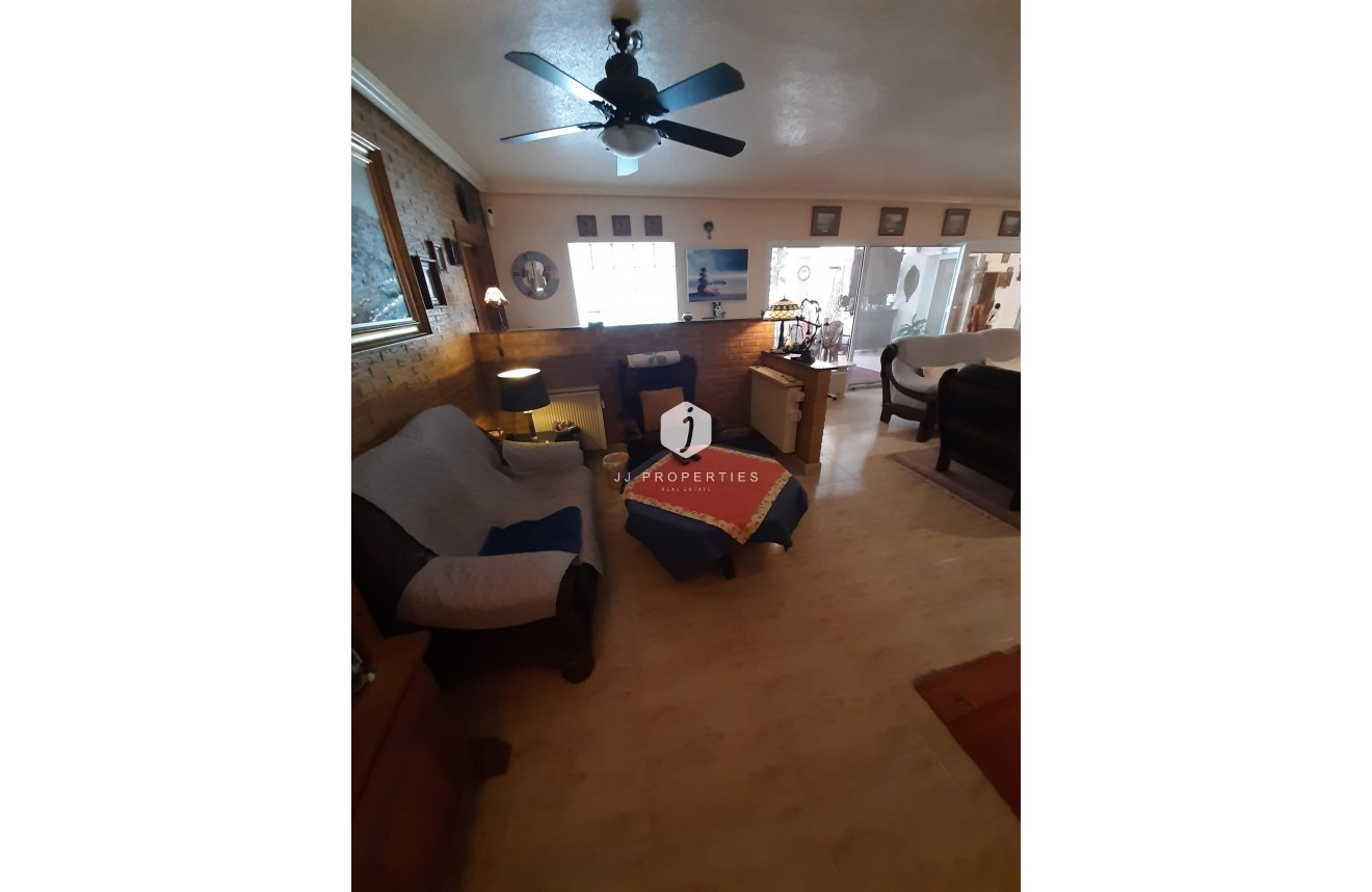 Resale - Villa -
Orihuela Costa - Costa Blanca