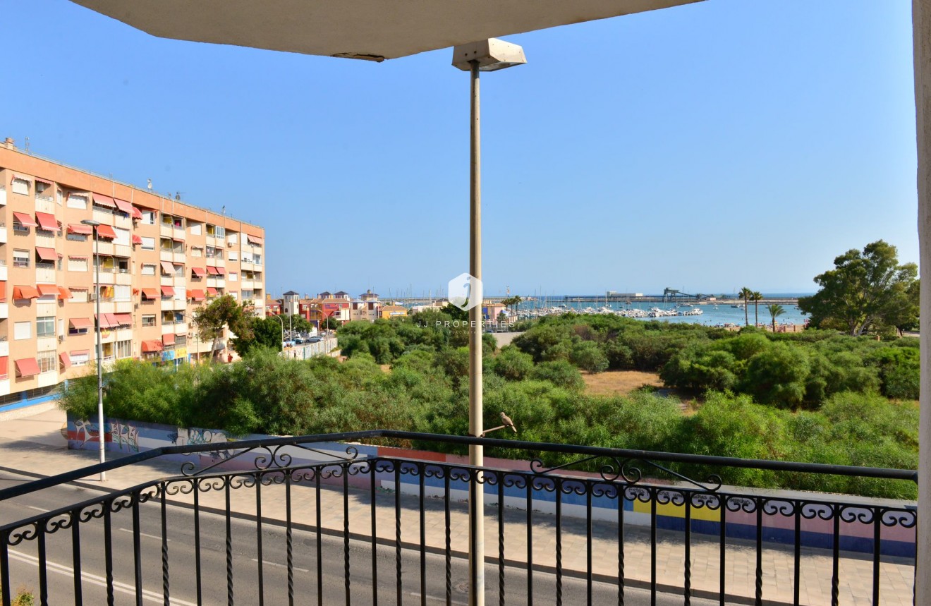 Resale - Apartment / flat -
Torrevieja - Costa Blanca
