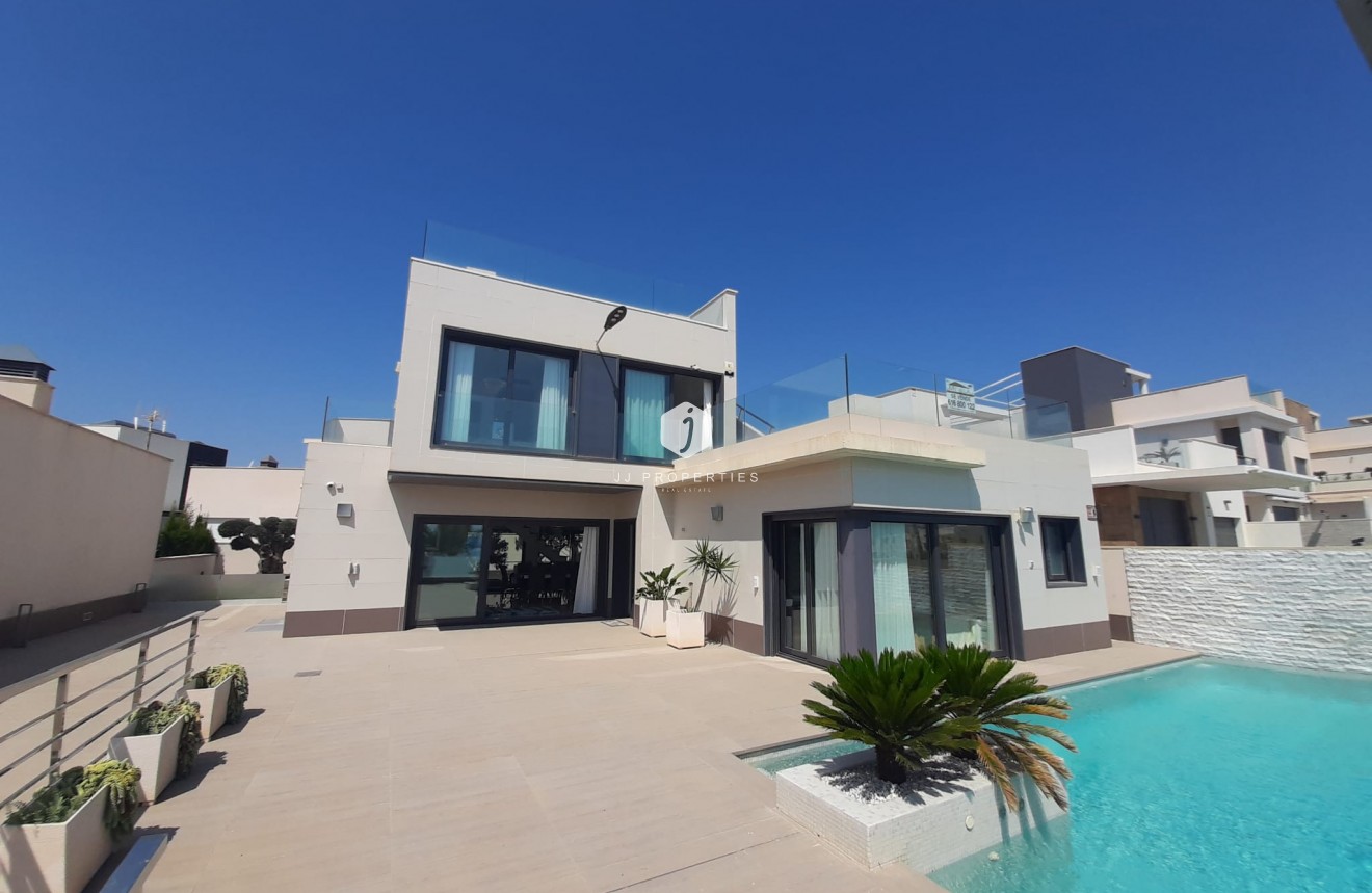 Resale - Villa -
San Miguel de Salinas - Inland