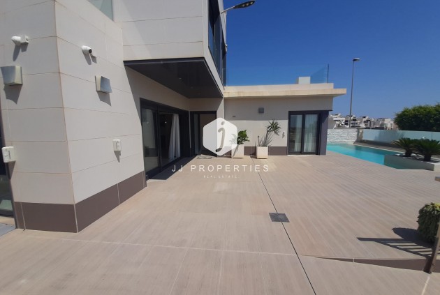 Resale - Villa -
San Miguel de Salinas - Inland