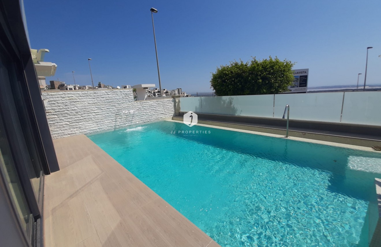 Resale - Villa -
San Miguel de Salinas - Inland