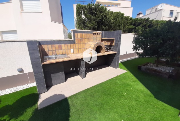 Resale - Villa -
San Miguel de Salinas - Inland