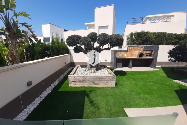 Resale - Villa -
San Miguel de Salinas - Inland