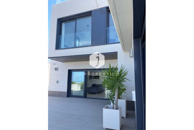 Resale - Villa -
San Miguel de Salinas - Inland