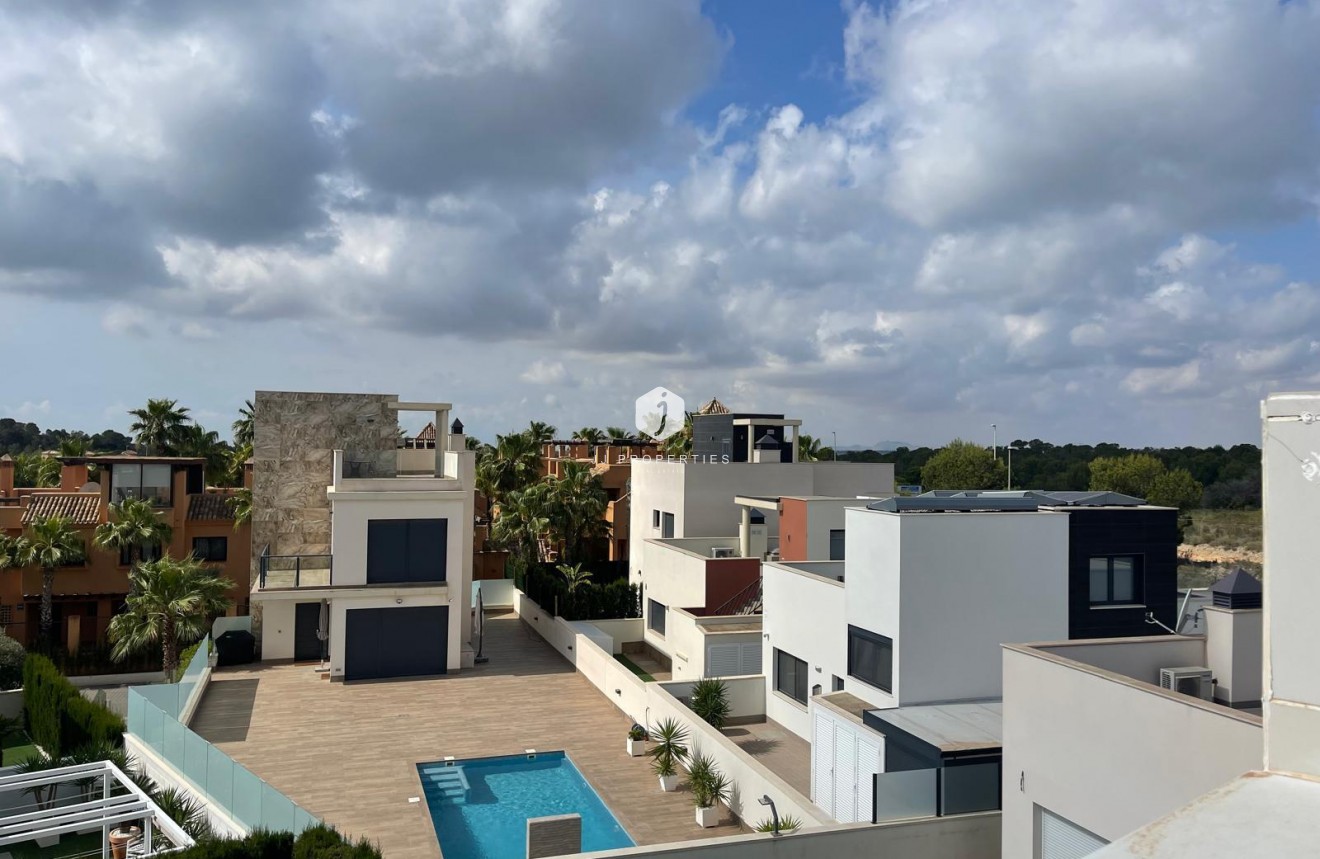 Resale - Villa -
San Miguel de Salinas - Inland