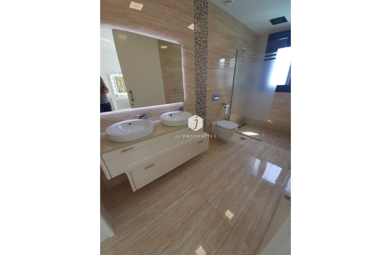 Resale - Villa -
San Miguel de Salinas - Inland