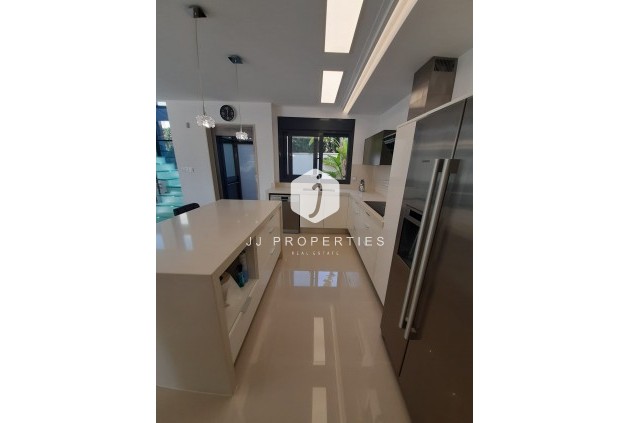 Resale - Villa -
San Miguel de Salinas - Inland