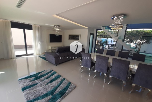 Resale - Villa -
San Miguel de Salinas - Inland