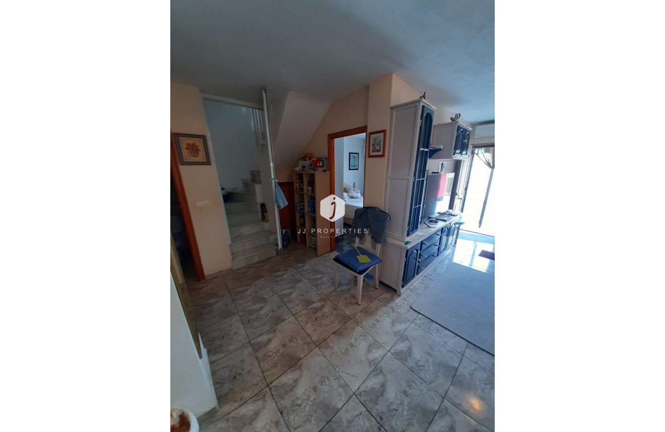 Resale - Chalet -
Torrevieja - Costa Blanca