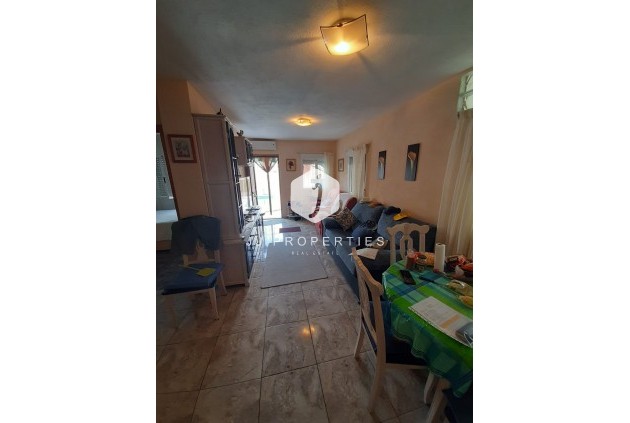 Resale - Chalet -
Torrevieja - Costa Blanca