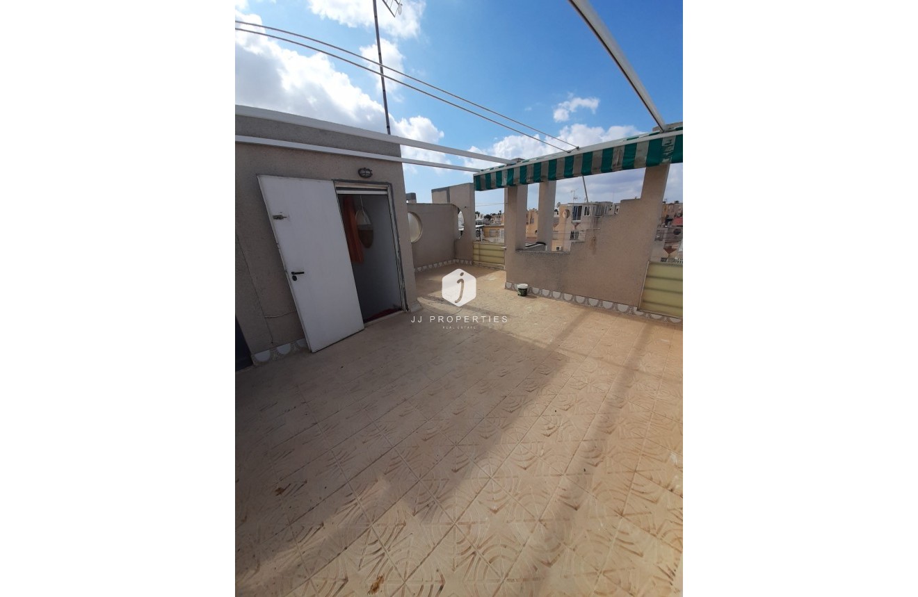 Resale - Chalet -
Torrevieja - Costa Blanca