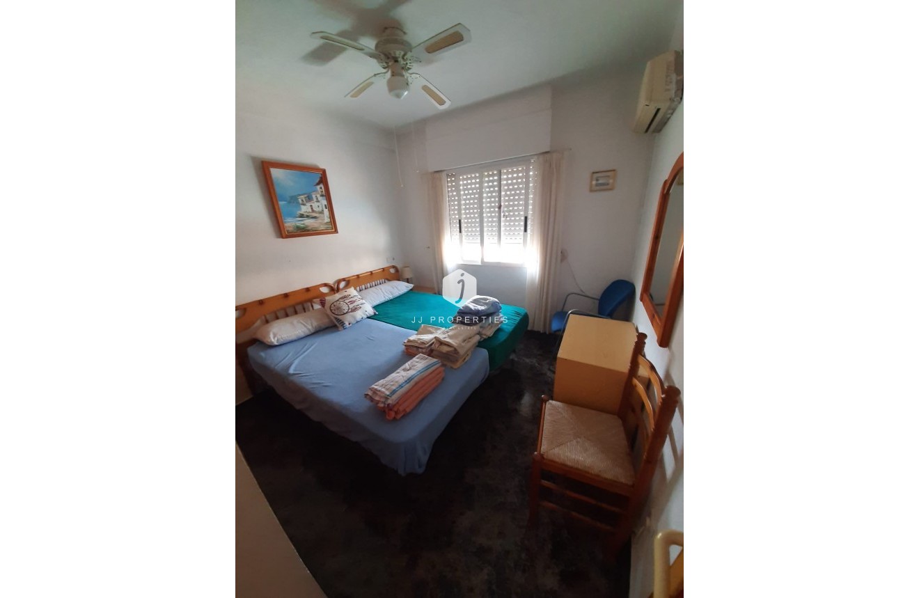 Resale - Chalet -
Torrevieja - Costa Blanca