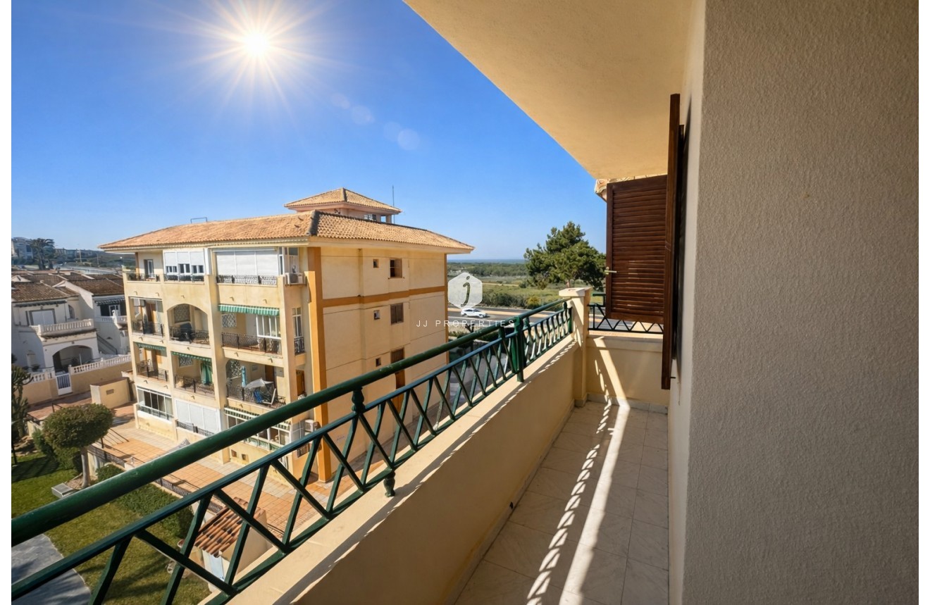 Resale - Apartment / flat -
Torrevieja - Costa Blanca