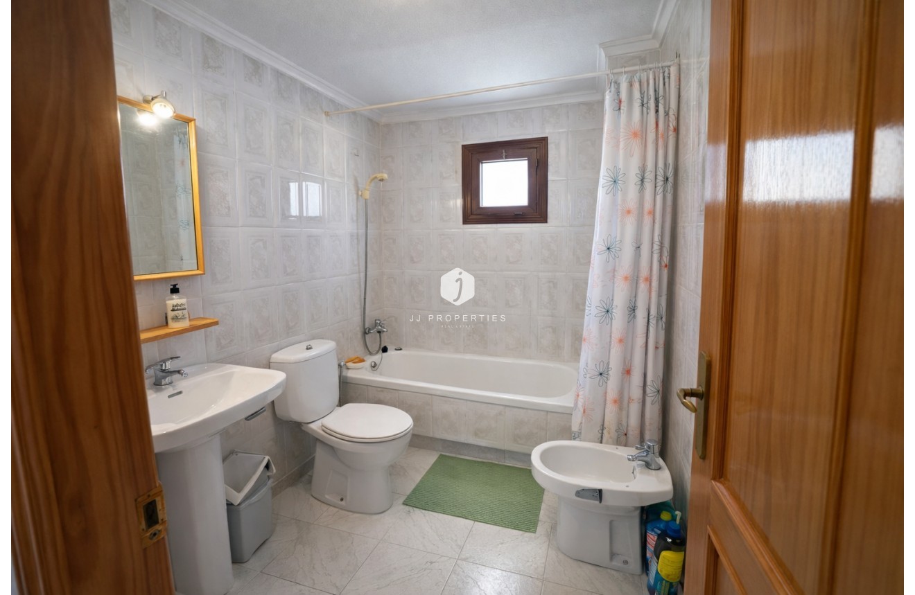 Resale - Apartment / flat -
Torrevieja - Costa Blanca