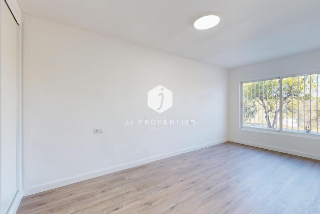 Resale - Bungalow -
Orihuela Costa - Costa Blanca